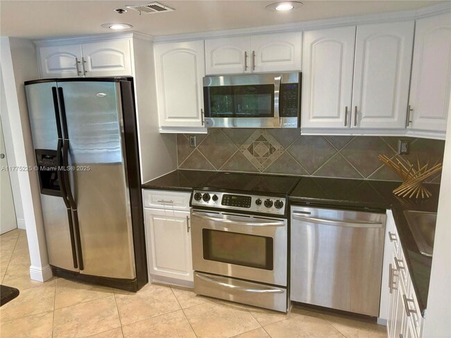 Photo - 2025 Brickell Ave Unit 605