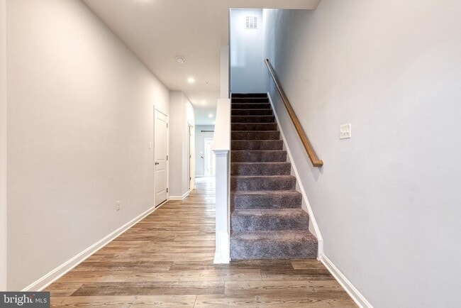 Photo - 2261 Kelston Pl