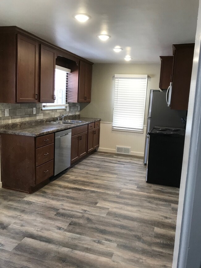 UPDATED KITCHEN - 822 Kilian Blvd SE