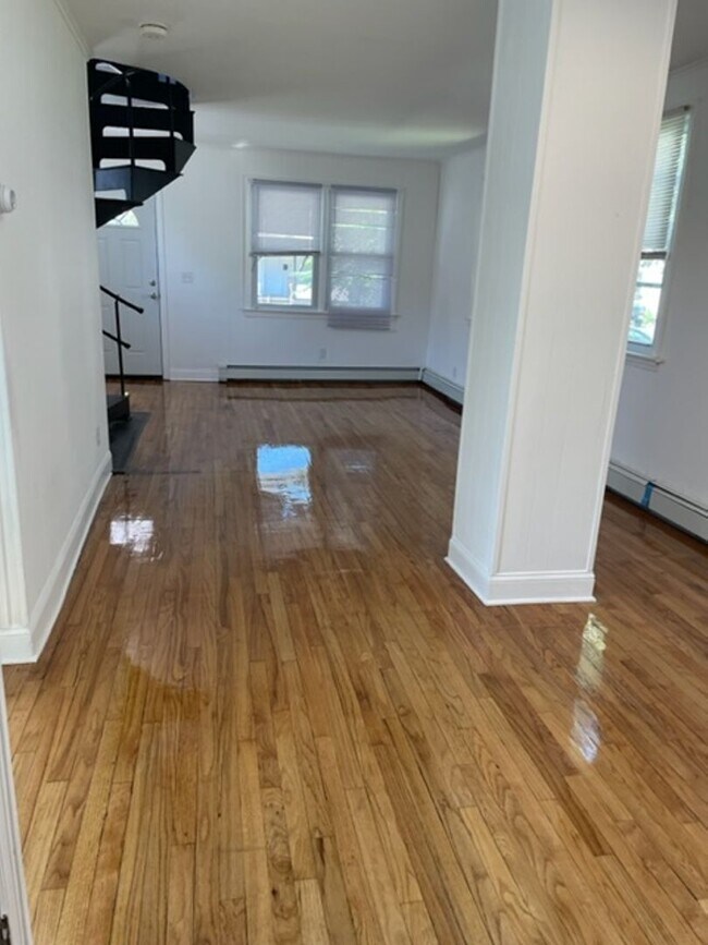 Photo - 234 Fisher Ave Unidad Front House