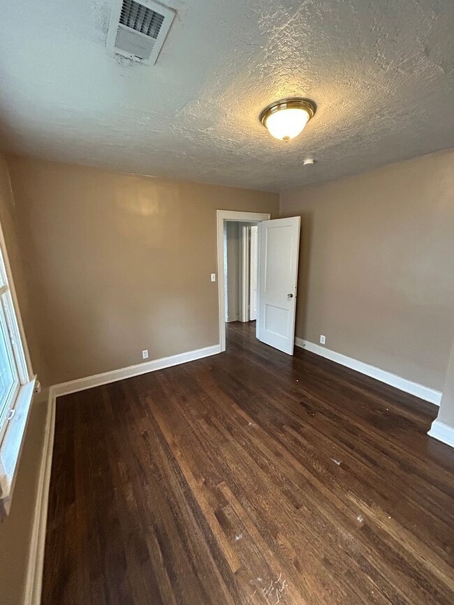 Photo - 5405/5407 Harrison St. Unit 5405 Harrison St. 2F