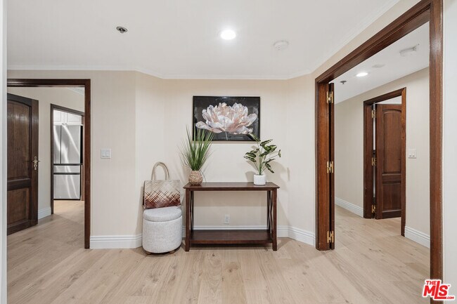 9249 Burton Wy Unit 302