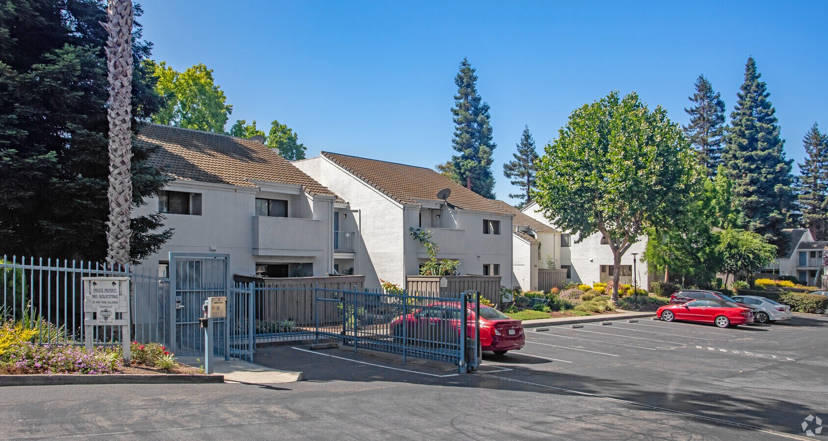 Photo - Courtyard Berryessa