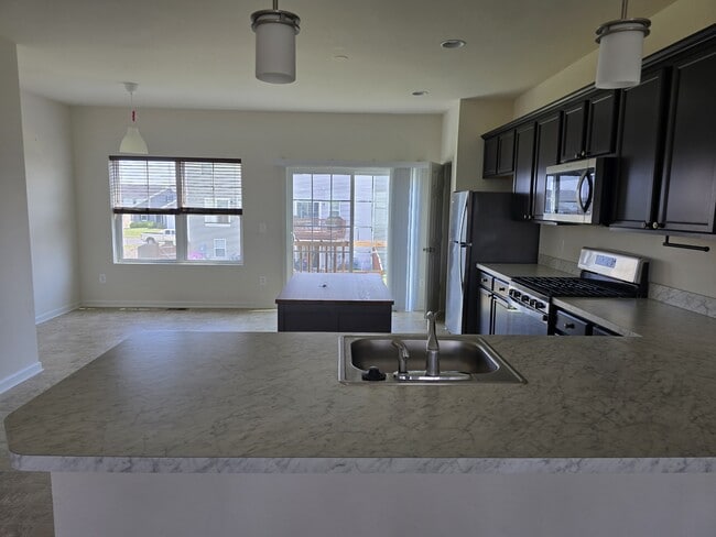 Building Photo - 243 Crofton Ct