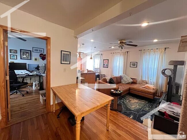 Building Photo - 6 Aldie St Rental