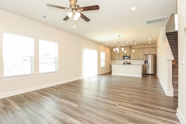 Photo - 3610 Mathewson Way