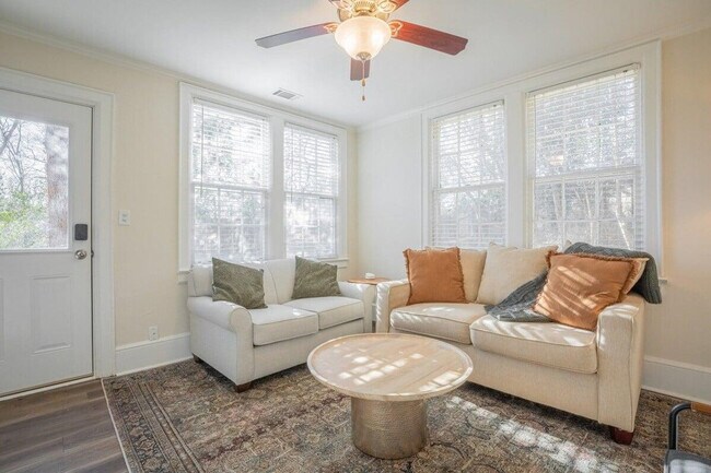Building Photo - 840 Bobbin Mill Rd Unit ID1302820P Rental