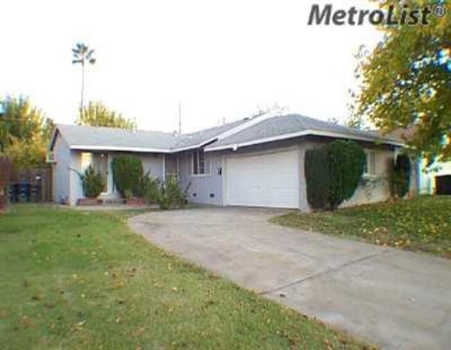 Building Photo - Super Cute 3/2 Rancho Cordova Home!! **Ple...