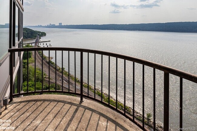 Photo - 2521 Palisade Ave Unit 11B