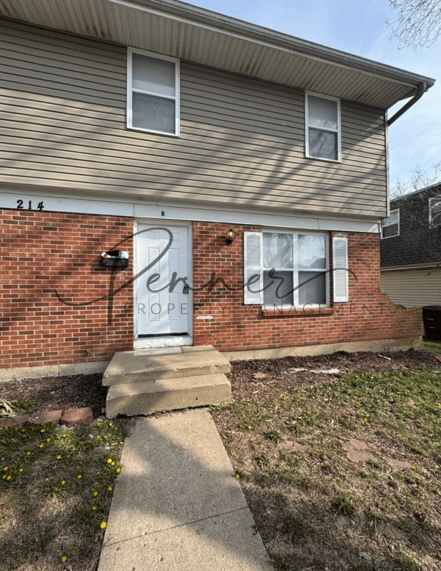 Building Photo - 214-B Oak Dr