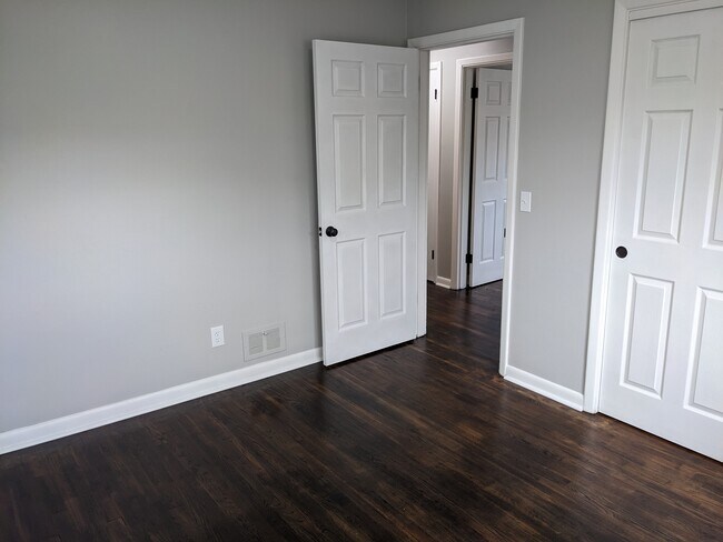 4182 Ruckle Ave Unit 2