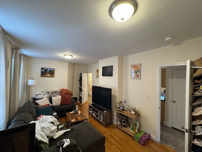 Photo - 220 Middlesex Ave Unit 4