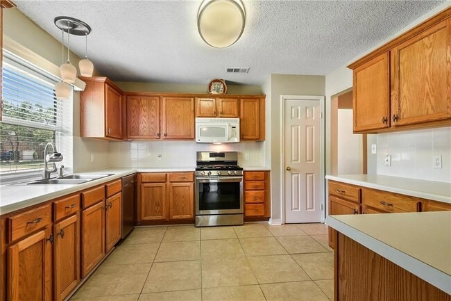 Photo - 1044 Breckenridge Dr