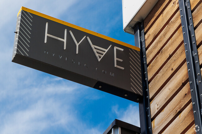 Building Photo - Hyve Apts