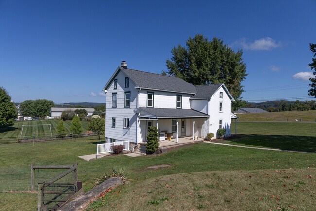 Photo - 1049 Reading Rd