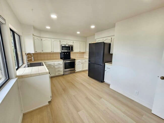11891 Bloomington Way