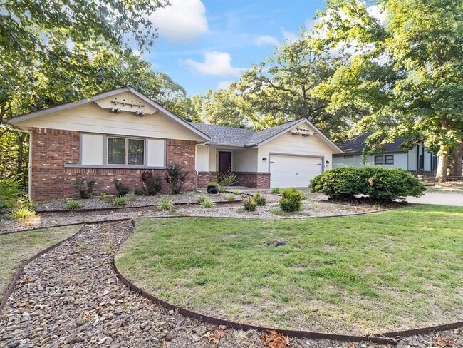 Photo - 22 Tavistock Dr