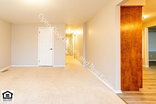 Photo - 6305 Salge Dr