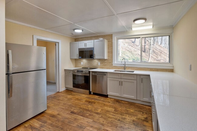 Photo - 26 Orchard St