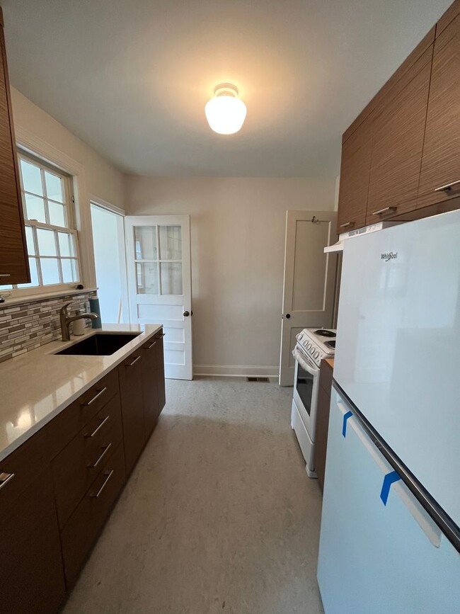 Photo - Renovated 2 Bedroom/ 1 Bath Duplex minutes to 12th South, Lipscomb, Belmont and Vandy with 2 Car ...