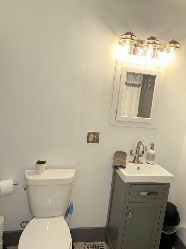 Photo - 612 W Washington St