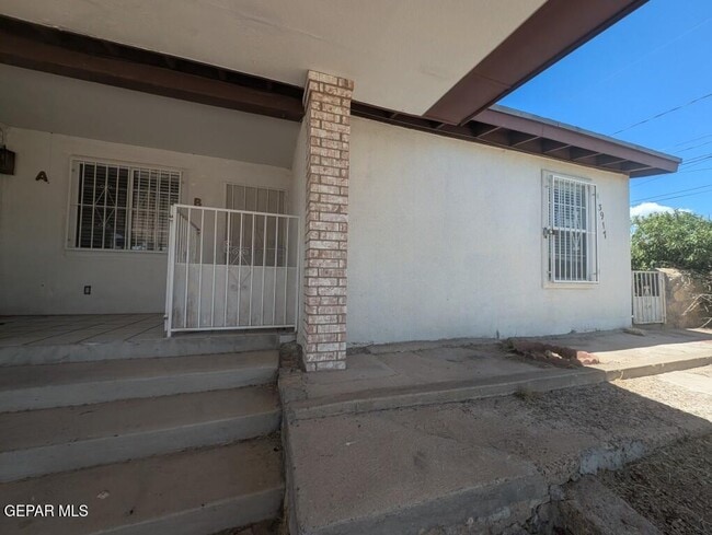 Photo - 3917 Volcanic Ave