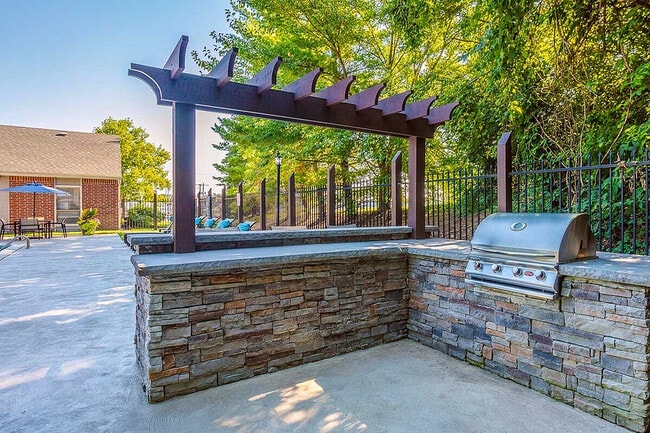 Poolside Grilling - Timber Hollow