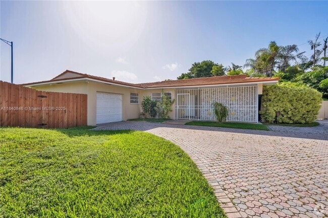 Building Photo - 8825-8885 SW 85th Ave Rental