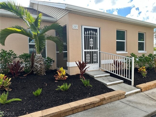 Building Photo - 16821 Sanibel Sunset Ct Unit 203