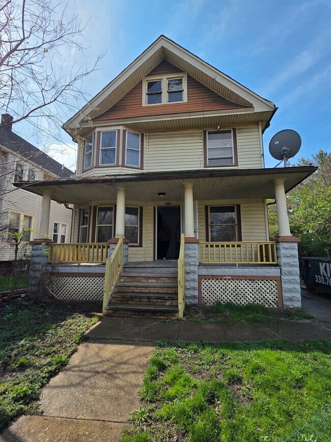 Building Photo - 5504 Linton Ave