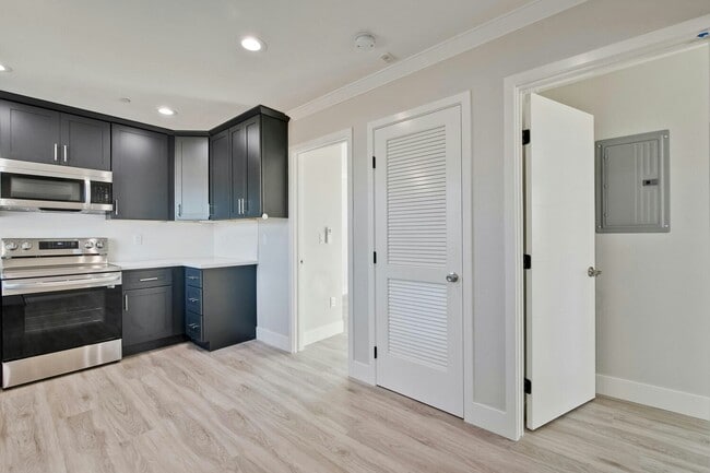 Photo - 41362 Mahoney St