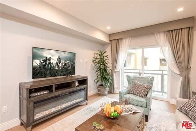 Photo - 2939 Leeward Ave Condo Unit 418