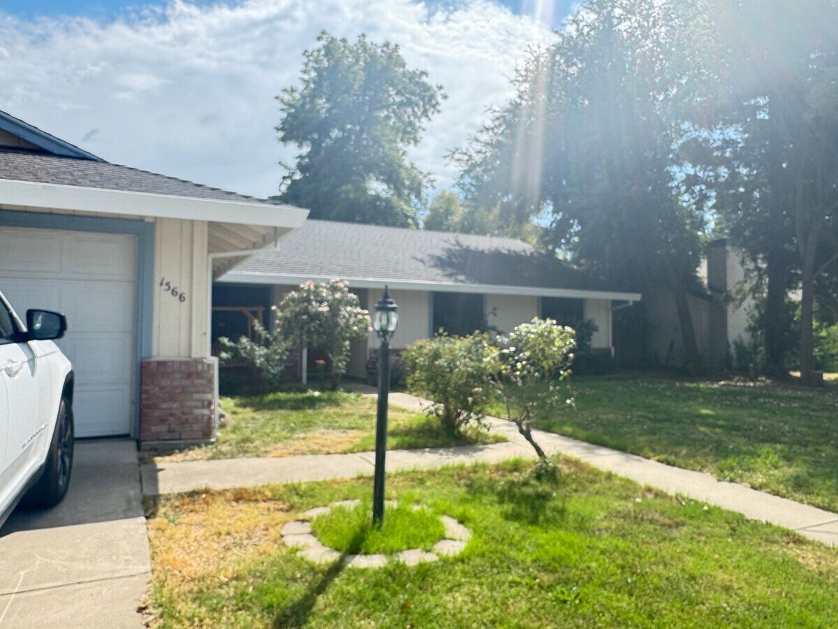 3 bed 2 ba house- Yuba City - 3 bed 2 ba house- Yuba City