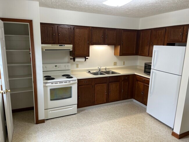 Photo - 1884 Shawnee Dr Unit 1884