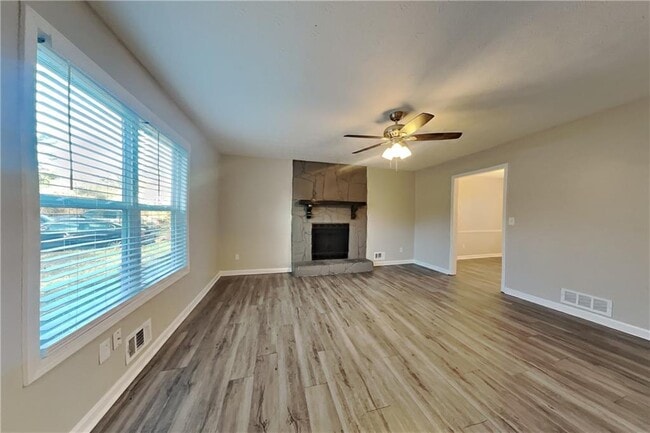 Photo - 524 Mephisto Cir