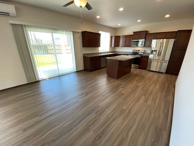 Photo - Newer, Spacious 5 Bedroom 3 Bed House!