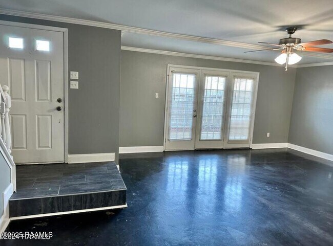 Photo - 200 Lodge Dr