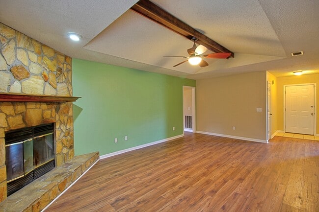 Photo - 948 Wedgewood Way