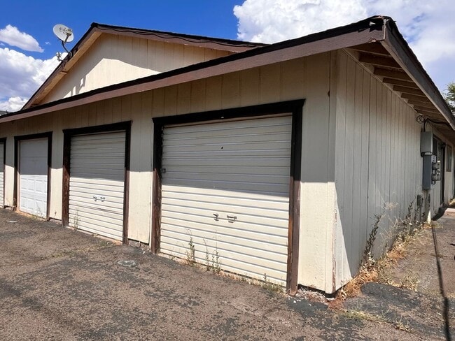 Building Photo - NE134-Robinson, Lorenz Unit 4 Rental