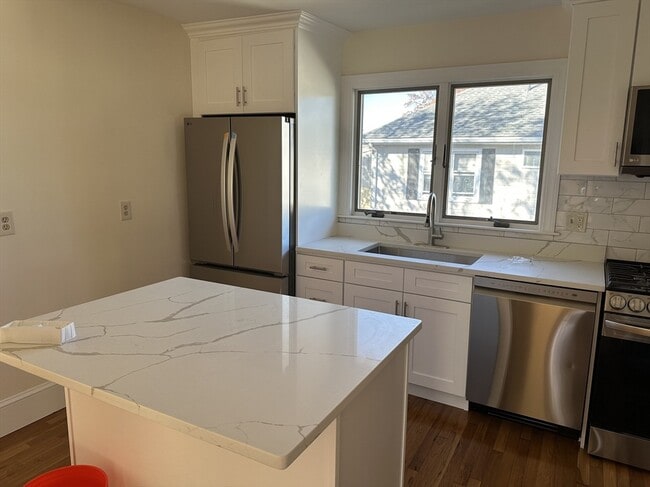 Building Photo - 35 Underwood Ave Unit #1 Rental