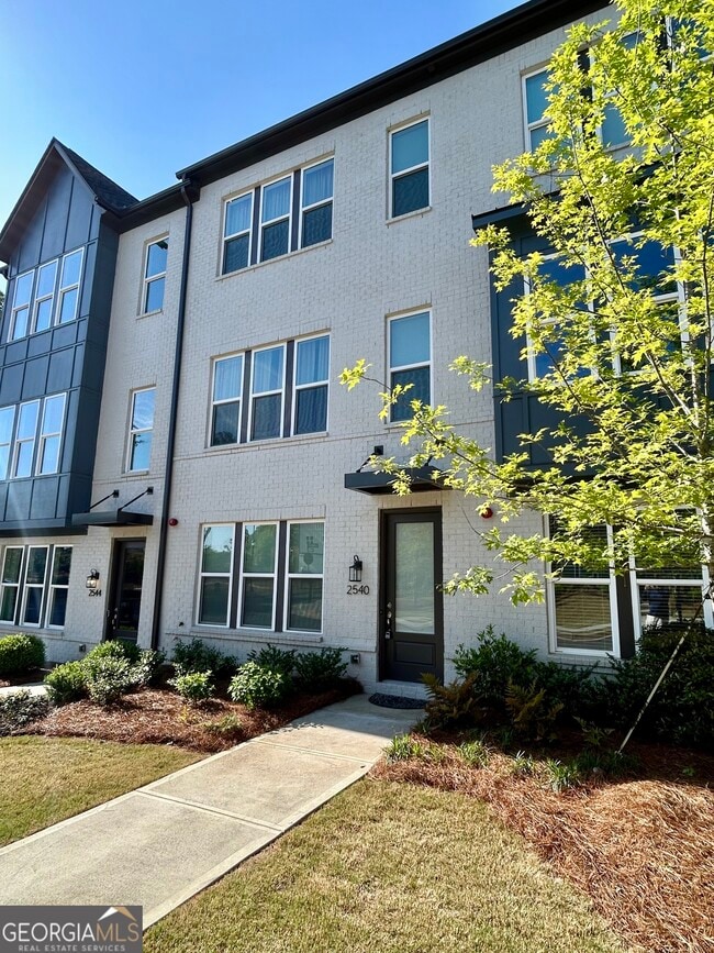 Building Photo - 2540 Mountain Ash Ln