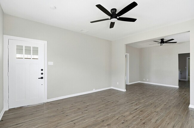 Photo - 1230 Hammond Ave