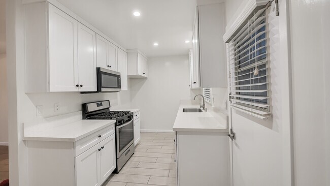 Kitchen - 11216 Tiara St