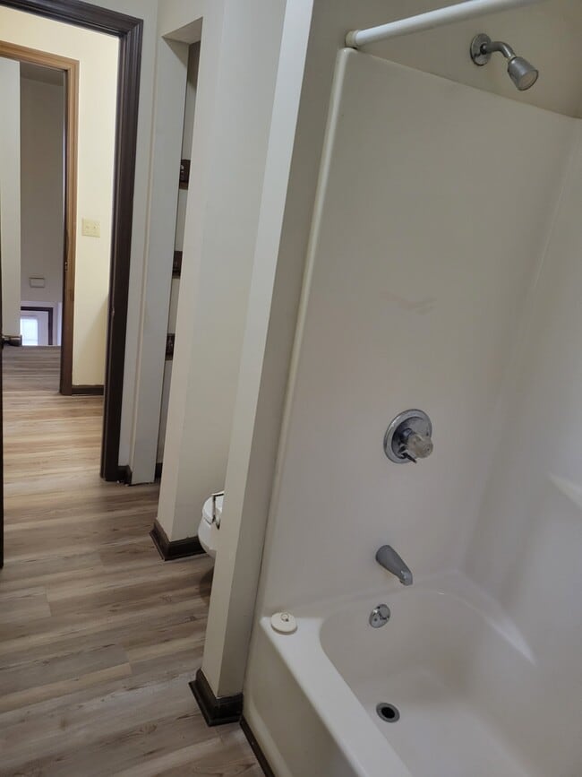 Photo - 252 Claire St