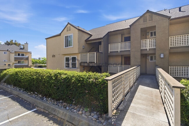 Building Photo - 675 Newbury Ln Unit 241