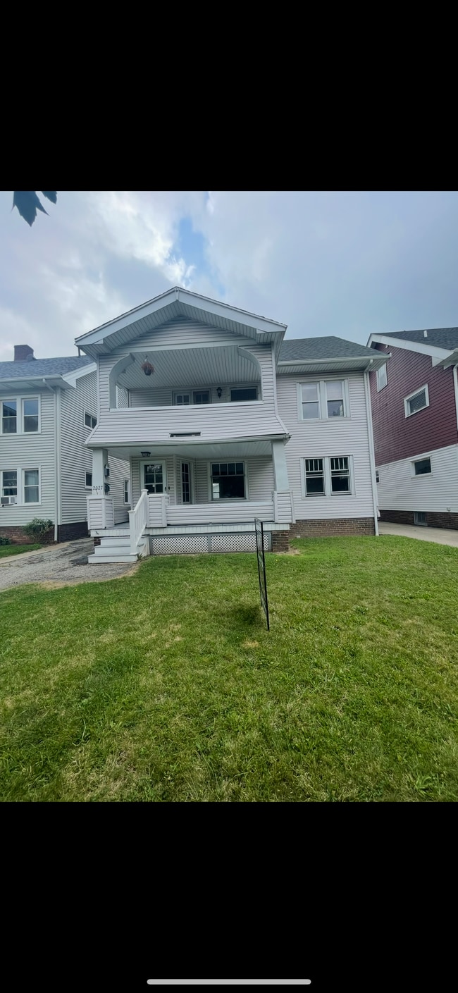 Photo - 2027 Chesterland Ave Unidad Up