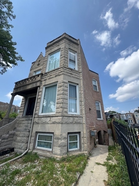 Building Photo - 4218 W Van Buren St Rental