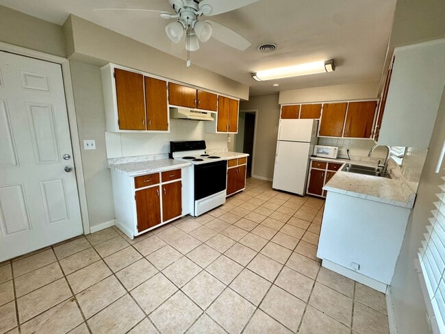 Photo - 1006 N 49th Ave