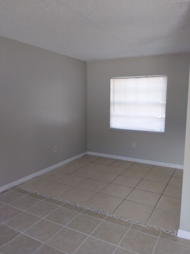 Photo - 1BR/1 BA Apt in Historic Downtown Eustis - Newly renovated with Laundry Room and W/D hookups Unit 5