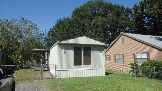 Photo - 108 Gossett St House